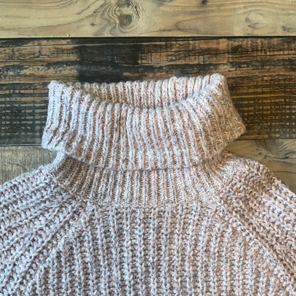Abercrombie & Fitch Blush Ribbed Turtleneck Sweater - Picture 6 of 6